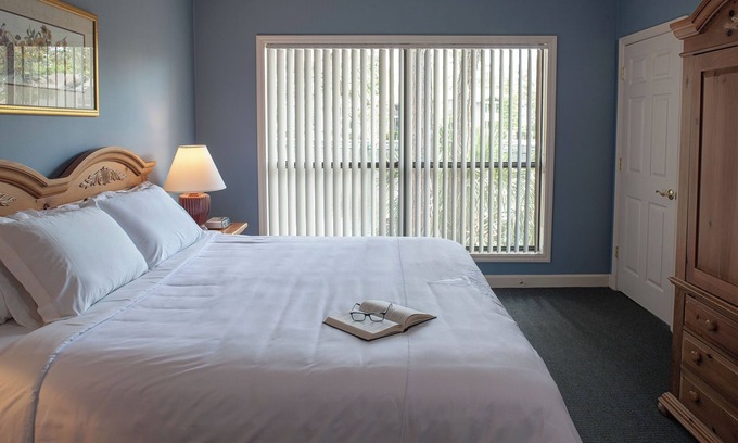 Hilton Head Resort | Nature-Focused 3BR Stay with Porch, Lake Views, Pool, Tennis Courts and Trails