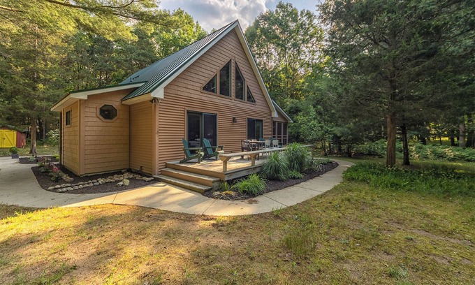 Fennville House | Nature lovers delight, private hot tub and a short walk to Lake MI