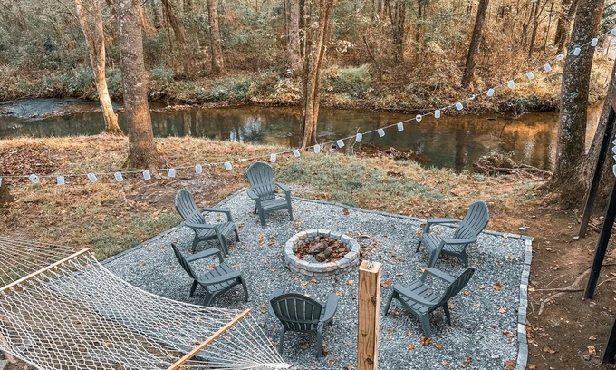 Cave Spring Cabin | Nature's Cedar Creek Getaway-Kn