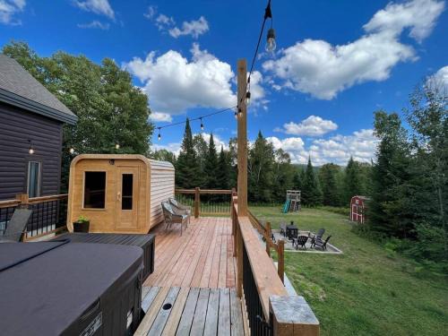 Lac-Superieur Ski Chalet | Nature Tremblant Chalet with Spa & Sauna