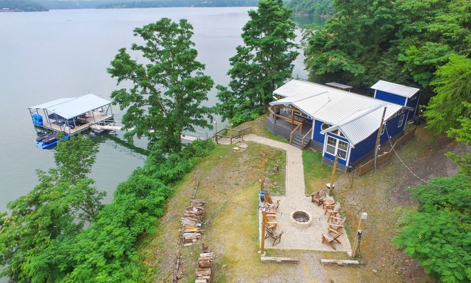 Crane Hill Cabin | Nautical Point! Gorgeous Main Channel Water Views! LEVEL 2 Car Charger!