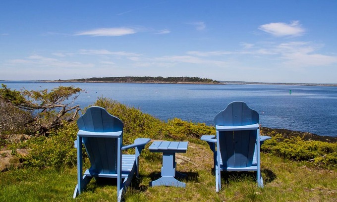 Bailey Island Cottage | Nautical themed Oceanfront Cottage located at the Mouth of picturesque Mackerel Cove!