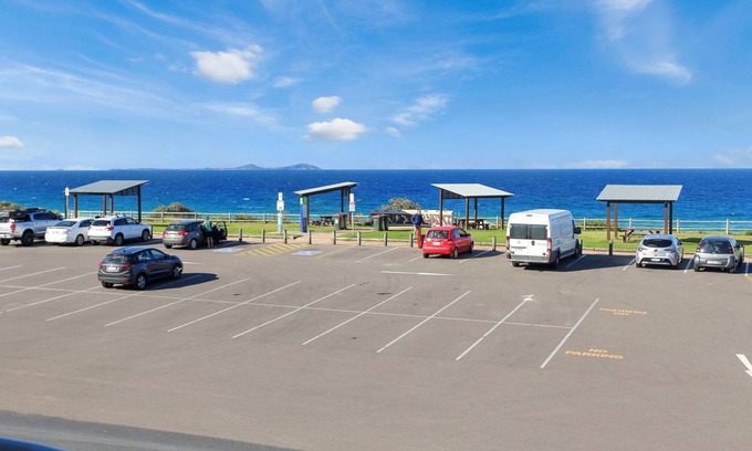 Hawks Nest Apartment | Nautilus Apartment 5 | Beach across the road