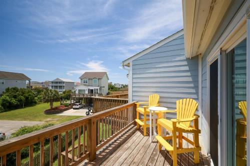 North Topsail Beach Apartment | Navigating Our Destiny- The Perfect Beach Getaway!