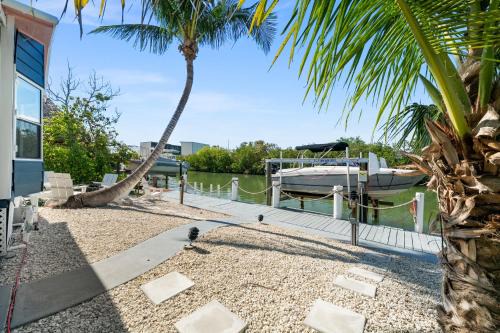Goodland House | Navy Flamingo