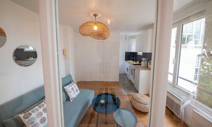 Clignancourt Apartment | nCozy, stylish 1BR in central Paris offering comfort and Parisian charm KNI