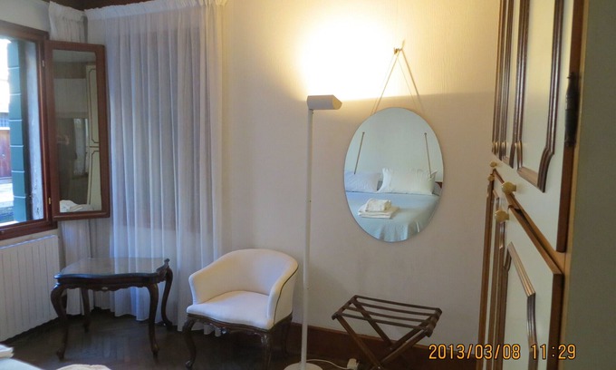 Dorsoduro Apartment | Near academy galleries, university center