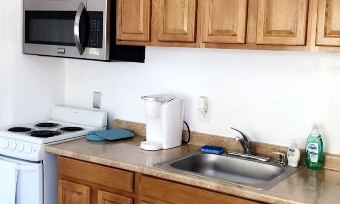 Richmond Apartment | Near Bart, Ferry, Kaiser, Richmond Refinery & 580/80 HWY
