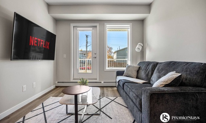 Inglewood Apartment | Near DT in Inglewood » 2 BR » AC » Free Banff #36