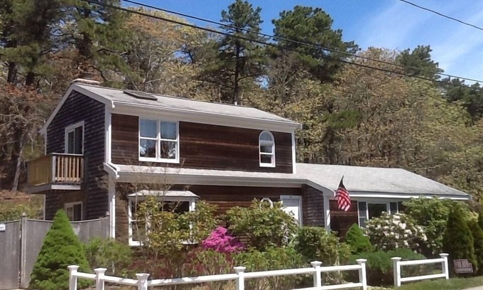 West Chatham House | Near Harding's Beach, 4 min walk to Oyster River. 3BR, 2Bath, enclosed deck area
