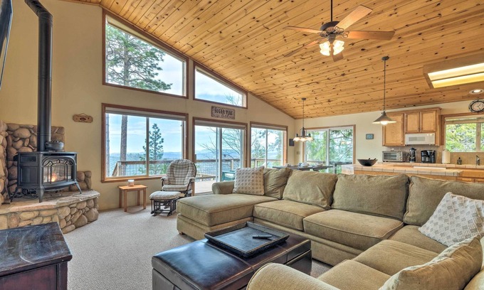 Mi-Wuk Village House | Near Hiking: Home w/Deck in Twain Harte!
