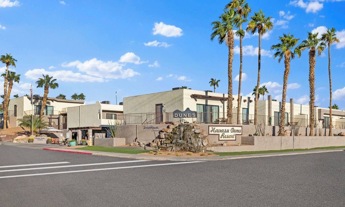 Lake Havasu City Resort | Near Lake Havasu, 1BR w/Whirlpool Tub at Top-Rated Resort, Pool & FREE WIFI