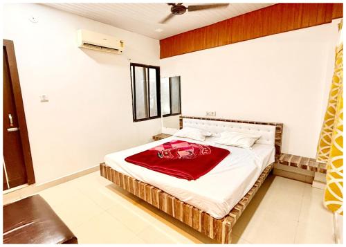 Ujjain Hotel | Near Mahakal Temple Hotel SRI- D K D ! Ujjain,Near Railway station, Fully Air conditioned Rooms & Spacious Room With wifi- Lift and Restaurant Facilities, BEST HOTEL IN UJJAIN