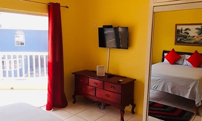 Tower Isle Apartment | Near Ocho Rios/AC/Balcony/Hot Water/Quiet/1 Bed/10A
