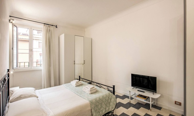 San Giovanni Apartment | Near the Basilica of St. John