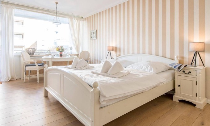 Westerland Apartment | near the beach Comfortable. west balcony. - Object ID: HBH/02 - House Blanker Hans