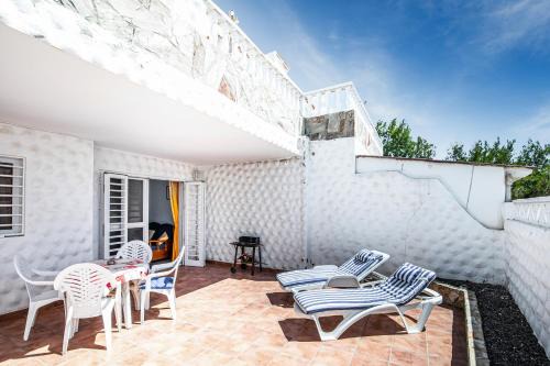 Bahia Calma Apartment | Near the beach with huge terrace, parking and wifi