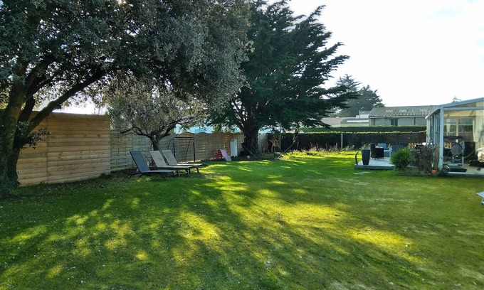 Ile d'Yeu House | Near the harbor and the beach .