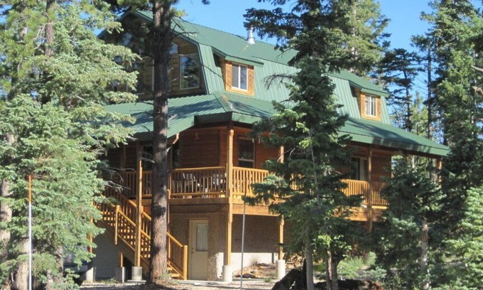 Duck Creek Village Cabin | Near Zion & Bryce Nat'l Parks! Beautiful cabin, lovely, cool mountain location!