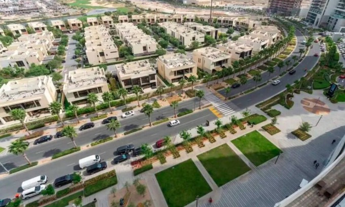 Dubai Apartment | Neat Studio at Carson C