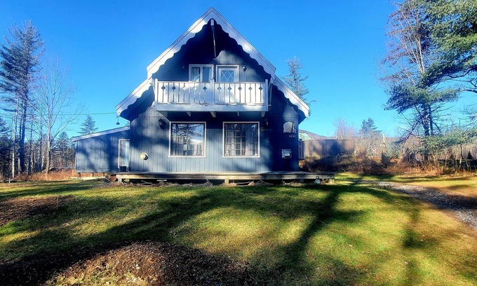 Mendon Ski Chalet | Need a pet-friendly rustic chalet to escape? Try Blue Ridge Chalet.
