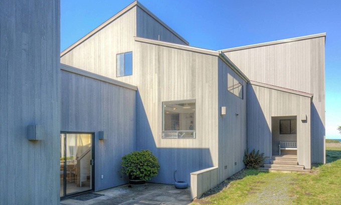 Sea Ranch House | Neel Nirvana | Deck w/BBQ & Community Pool!