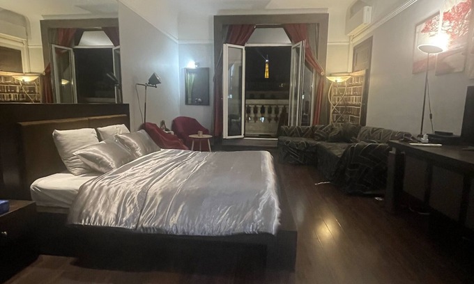 Faubourg-du-Roule Apartment | Nefertiti Champs-élysées