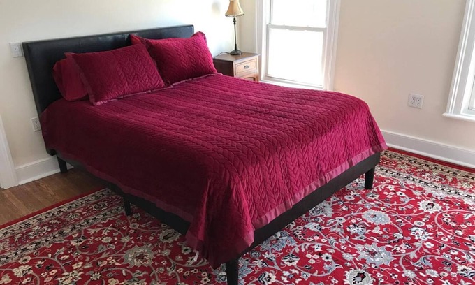 Ossining House | Neighbor's house - Welcome!