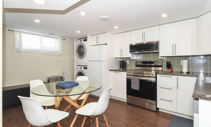 Ottawa Division Apartment | Nepean | Modern | Lower unit | Sleeps 6 | 3 beds, 1 bath