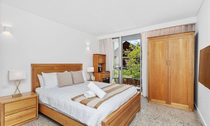 Perth Hotel | Nest on Newcastle – S1