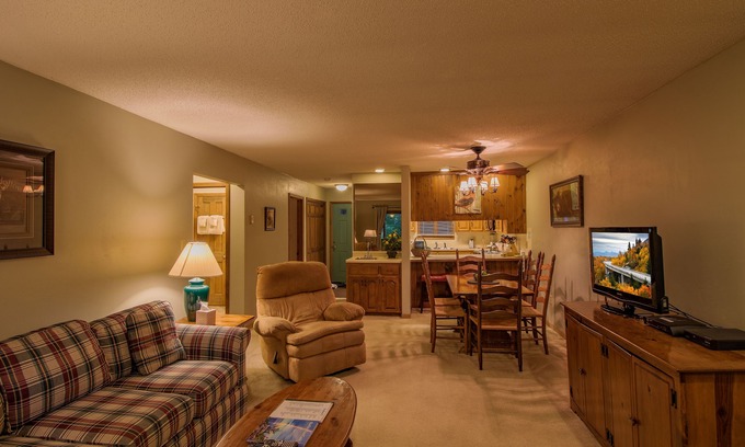Sugar Mountain Condo | 'Nest on Sugar' - 2B Condo w/Clubhouse Access