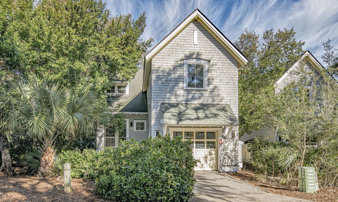 Bald Head Island House | Nestled in Keepers Landing neighborhood at this cozy two bedroom home! Access to both clubs