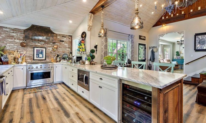 Central Point House | 🌲Nestled in the Mountains 4 bd 3 bath home 🌲