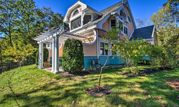Jackson House | Nestlenook Victorian Condo ~6 Mi to Attitash!