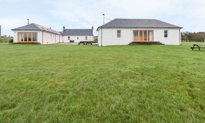Rothesay Cottage | NETHER STRAVANNAN SOUTH, pet friendly in Rothesay, Isle Of Bute