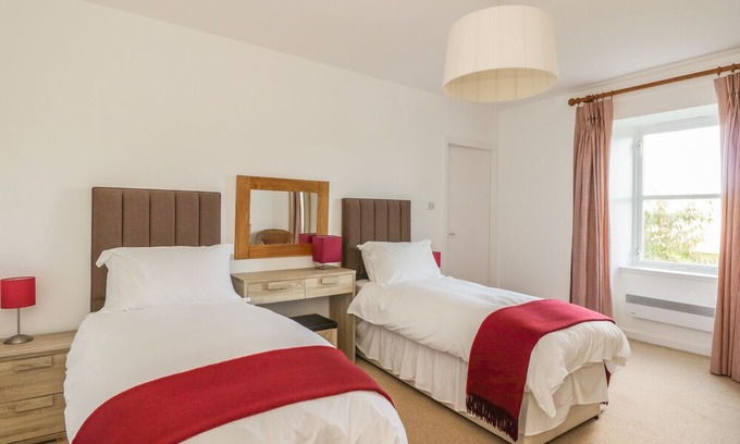 Rothesay Cottage | Nether Stravannan North, ROTHESAY, ISLE OF BUTE