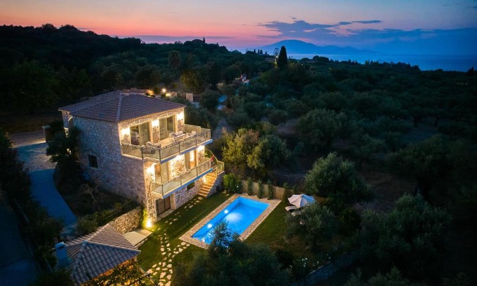 Akrotiri Villa | Neva Villa