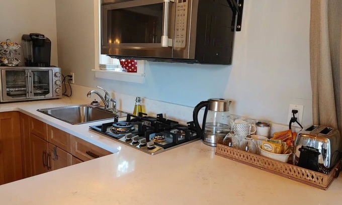 Courtenay Cabin | New 1 bed cabin on farm, close to Mt. Washingtonnn