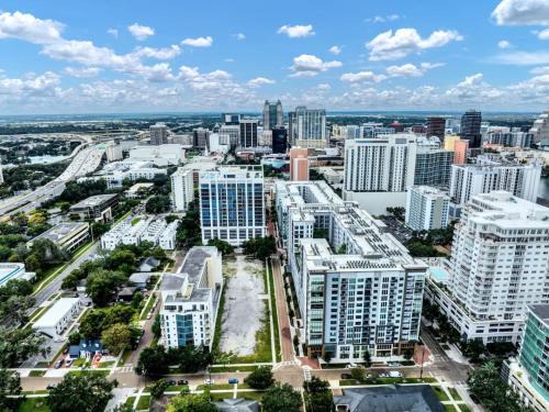 South Eola Apartment | New 1200 sqft 2BD2BTH in DT Orl