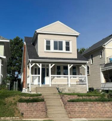 Downtown Omaha Villa | New 1890 Craftsman Home 5BR 4BA