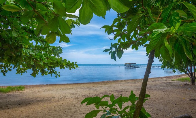 Lawson Rock Apartment | NEW - 1BR Beachfront Apartment Strategically Located w/ Free WI-FI & Parking