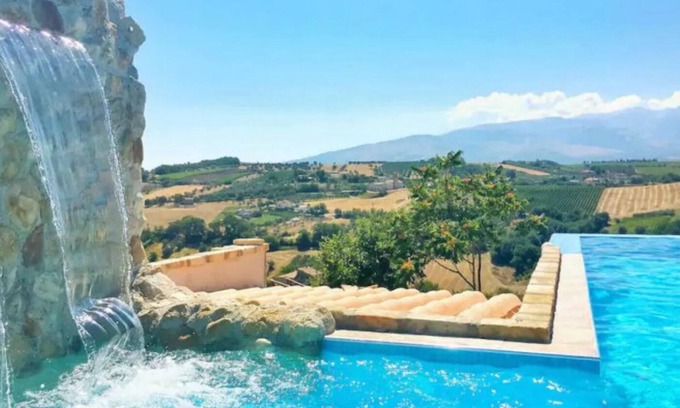 Alanno Apartment | New 2 bed garden flat with panoramic view