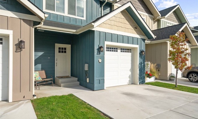 Wenatchee House | New 2 BR Townhouse in the Heart of Wenatchee. Great for Families, pet friendly.