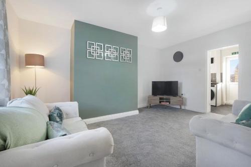 Crook House | NEW! 2BR in West Terrace, Sleeps 4