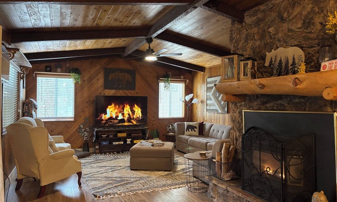 Twain Harte Cabin | NEW 3-bedroom cabin in amazing Twain Harte-Game Room, Fire Pit, King Beds