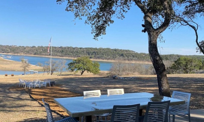Spicewood House | NEW 3BDRM Lake Front Home|2Acres