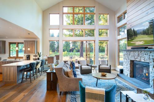 Truckee House | NEW 4BD Residence in the Signature Home Collection at Old Grenwood!