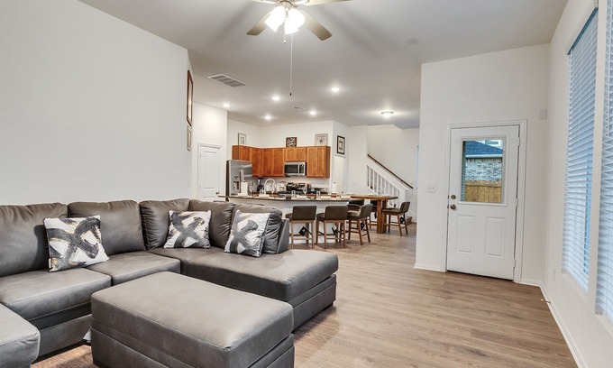Richwood House | New 5BR Luxury · Sleeps 10 · Lake Jackson