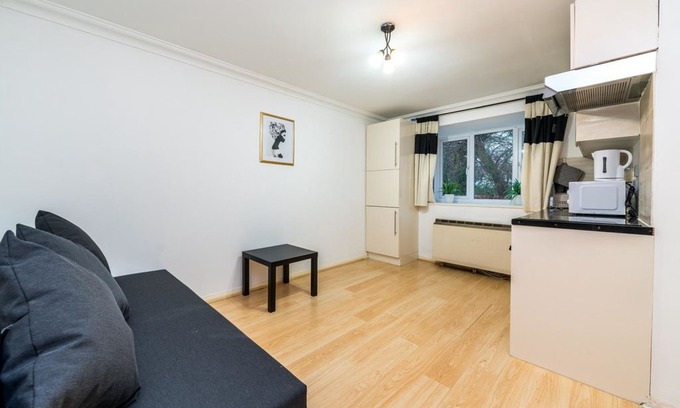 Barnet Apartment | NEW Amazing 2 Bedroom Flat in New Barnet