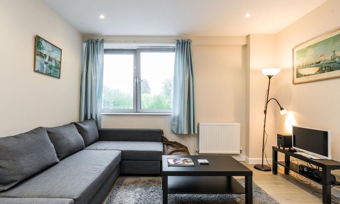 Barnet Apartment | NEW Amazing 2 Bedroom Flat in New Barnet